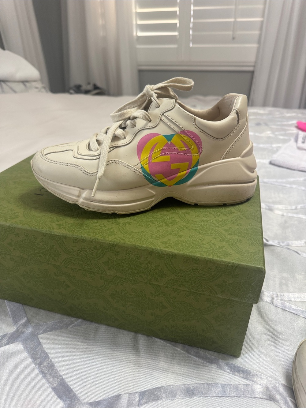 Gucci Cream Leather Sneaker with Multicolor Heart Logo